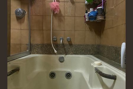 Casa à venda com 500m², 3 quartos e 3 vagas Casa à venda com 500m², 3 quartos e 3 vagasBanheiro 2