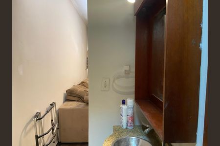 Casa à venda com 500m², 3 quartos e 3 vagas Casa à venda com 500m², 3 quartos e 3 vagasLavabo