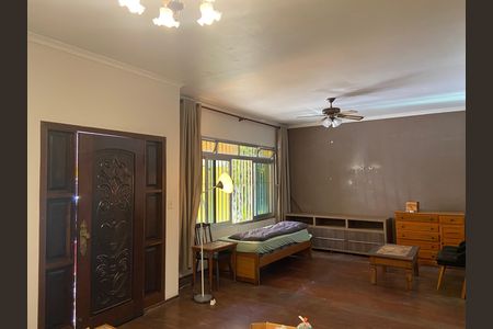 Casa à venda com 500m², 3 quartos e 3 vagas Casa à venda com 500m², 3 quartos e 3 vagasSala