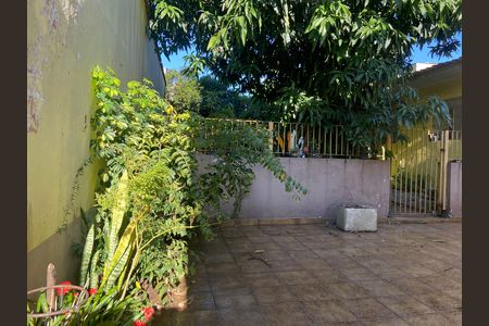 Casa à venda com 500m², 3 quartos e 3 vagas Casa à venda com 500m², 3 quartos e 3 vagasÁrea externa