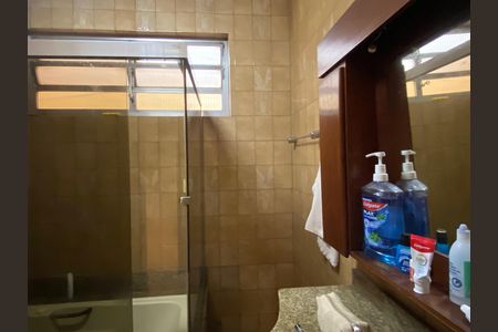 Casa à venda com 500m², 3 quartos e 3 vagas Casa à venda com 500m², 3 quartos e 3 vagasBanheiro 2