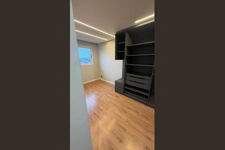 Quarto 1 de apartamento para alugar com 2 quartos, 60m² em Fanny, Curitiba