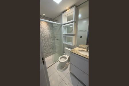 Banheiro de apartamento para alugar com 2 quartos, 60m² em Fanny, Curitiba