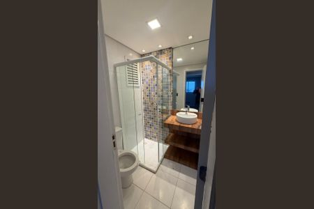 Banheiro de apartamento para alugar com 2 quartos, 60m² em Fanny, Curitiba