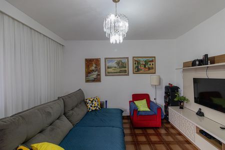 Casa à venda com 300m², 2 quartos e 5 vagasSala