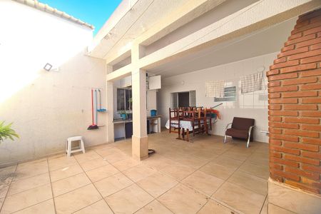 Área de serviço e Churrasqueira de casa para alugar com 2 quartos, 115m² em Jardim Planalto, São Paulo