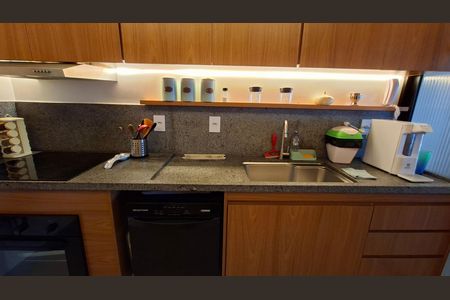 Cozinha de apartamento para alugar com 2 quartos, 106m² em Pituba, Salvador