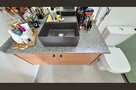 Apartamento para alugar com 106m², 2 quartos e 2 vagas Apartamento para alugar com 106m², 2 quartos e 2 vagasBanheiro da Suíte