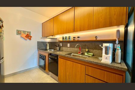 Apartamento para alugar com 106m², 3 quartos e 2 vagas Apartamento para alugar com 106m², 3 quartos e 2 vagasCozinha