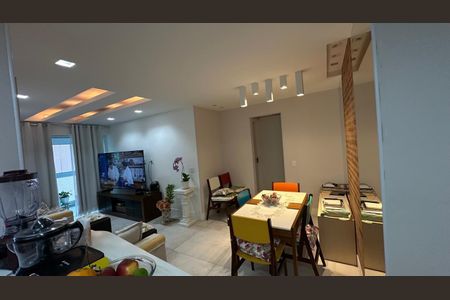 Apartamento à venda com 81m², 2 quartos e 1 vaga Apartamento à venda com 81m², 2 quartos e 1 vagaSala