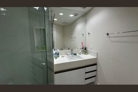 Apartamento à venda com 81m², 2 quartos e 1 vaga Apartamento à venda com 81m², 2 quartos e 1 vagaBanheiro