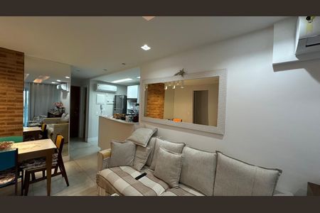 Apartamento à venda com 81m², 2 quartos e 1 vaga Apartamento à venda com 81m², 2 quartos e 1 vagaSala