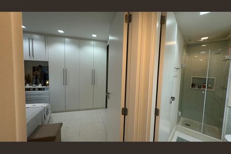 Apartamento à venda com 81m², 2 quartos e 1 vaga Apartamento à venda com 81m², 2 quartos e 1 vagaBanheiro