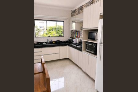 Apartamento para alugar com 72m², 2 quartos e 1 vagaCozinha