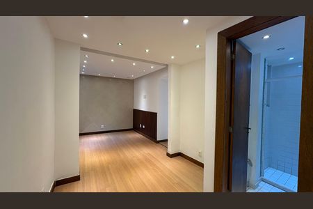 Apartamento para alugar com 65m², 2 quartos e sem vaga Apartamento para alugar com 65m², 2 quartos e sem vagaEntrada