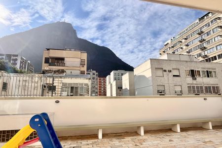 Apartamento para alugar com 120m², 2 quartos e 1 vaga Apartamento para alugar com 120m², 2 quartos e 1 vagaÁrea comum - Playground