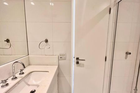 Apartamento para alugar com 120m², 2 quartos e 1 vaga Apartamento para alugar com 120m², 2 quartos e 1 vagaBanheiro social
