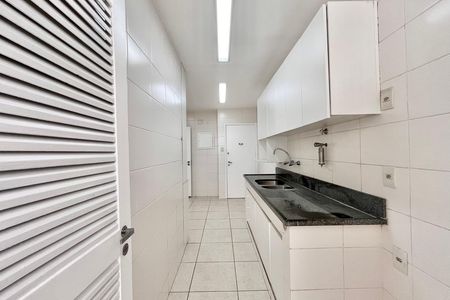 Apartamento para alugar com 120m², 2 quartos e 1 vaga Apartamento para alugar com 120m², 2 quartos e 1 vagaCozinha
