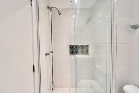 Apartamento para alugar com 120m², 2 quartos e 1 vaga Apartamento para alugar com 120m², 2 quartos e 1 vagaBanheiro social