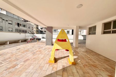 Apartamento para alugar com 120m², 2 quartos e 1 vaga Apartamento para alugar com 120m², 2 quartos e 1 vagaÁrea comum - Playground