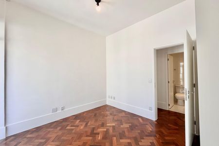 Apartamento para alugar com 120m², 2 quartos e 1 vaga Apartamento para alugar com 120m², 2 quartos e 1 vagaSuite