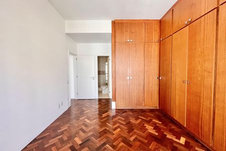 Apartamento para alugar com 120m², 2 quartos e 1 vaga Apartamento para alugar com 120m², 2 quartos e 1 vagaSuite