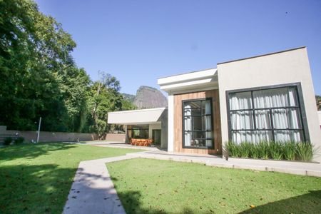 Casa de condomínio à venda com 430m², 5 quartos e 6 vagasFrente da casa