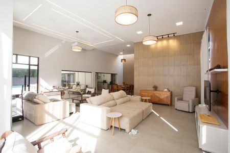Casa de condomínio à venda com 430m², 5 quartos e 6 vagasSala de Estar