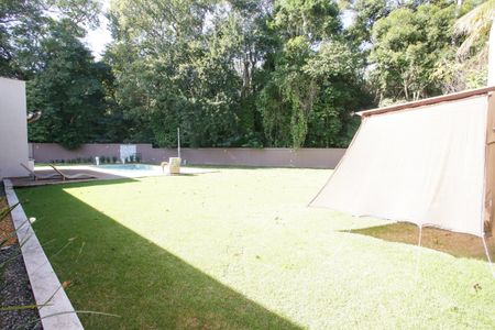Casa de condomínio à venda com 430m², 5 quartos e 6 vagasQuintal