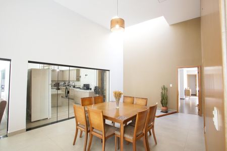 Casa de condomínio à venda com 430m², 5 quartos e 6 vagasSala de Jantar