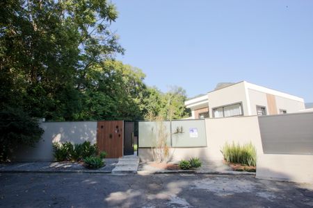 Casa de condomínio à venda com 430m², 5 quartos e 6 vagasFachada