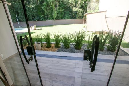 Casa de condomínio à venda com 430m², 5 quartos e 6 vagasVaranda da Suíte 1
