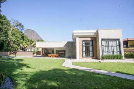 Casa de condomínio à venda com 430m², 5 quartos e 6 vagasFrente da casa