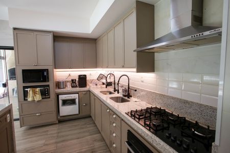 Casa de condomínio à venda com 430m², 5 quartos e 6 vagasCozinha