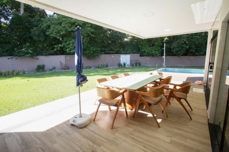 Casa de condomínio à venda com 430m², 5 quartos e 6 vagasVaranda