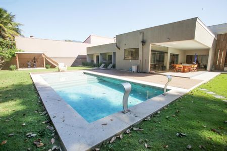 Casa de condomínio à venda com 430m², 5 quartos e 6 vagasPiscina