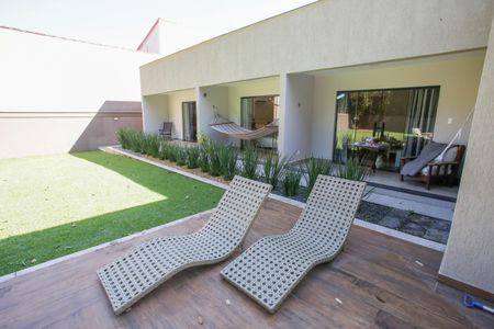 Casa de condomínio à venda com 430m², 5 quartos e 6 vagasQuintal