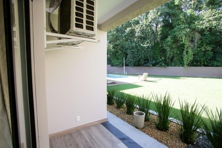 Casa de condomínio à venda com 430m², 5 quartos e 6 vagasVaranda da Suíte 1