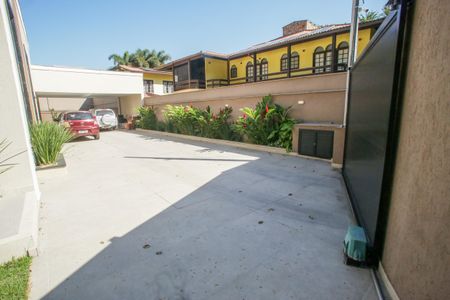 Casa de condomínio à venda com 430m², 5 quartos e 6 vagasGaragem