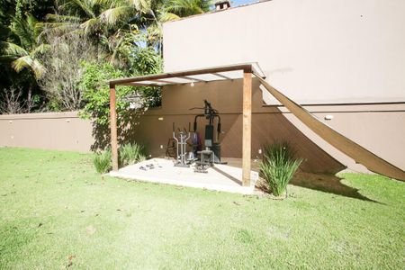 Casa de condomínio à venda com 430m², 5 quartos e 6 vagasQuintal