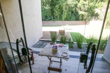 Casa de condomínio à venda com 430m², 5 quartos e 6 vagasVaranda da Suíte 3