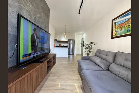 Sala de apartamento à venda com 3 quartos, 68m² em Jardim Tupanci, Barueri