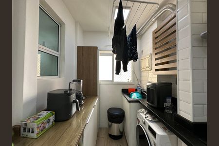 Área de Serviço de apartamento à venda com 3 quartos, 68m² em Jardim Tupanci, Barueri