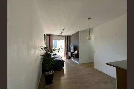 Sala de apartamento à venda com 3 quartos, 68m² em Jardim Tupanci, Barueri