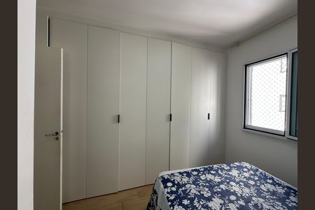Suíte de apartamento à venda com 3 quartos, 68m² em Jardim Tupanci, Barueri