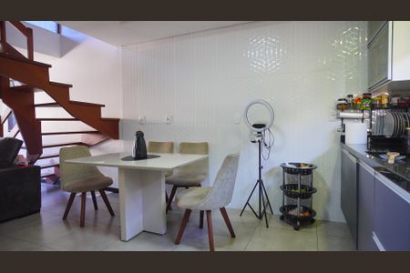 Cozinha  de casa à venda com 4 quartos, 130m² em Rubem Berta, Porto Alegre