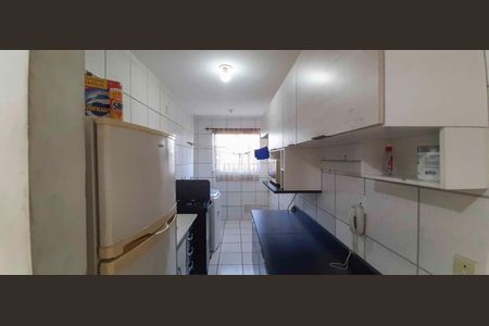 Cozinha de apartamento para alugar com 2 quartos, 55m² em Quitaúna, Osasco