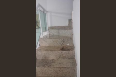 Escada de casa de condomínio à venda com 3 quartos, 180m² em Taquara, Rio de Janeiro