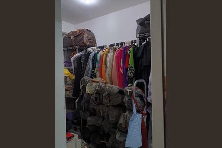 Casa de condomínio para alugar com 180m², 3 quartos e 1 vaga Casa de condomínio para alugar com 180m², 3 quartos e 1 vagaCloset do Quarto