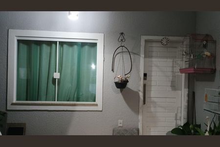 Fachada de casa de condomínio à venda com 3 quartos, 180m² em Taquara, Rio de Janeiro